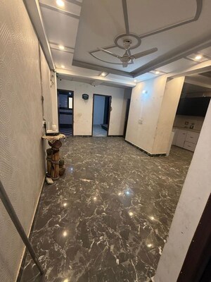 Room in 3 BHK Apartment at Hindon Vihar, Sector 49 – for Rent