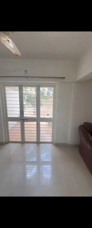 Room in 2 BHK Apartment at Treasure Island, Pimple Saudagar – for Rent