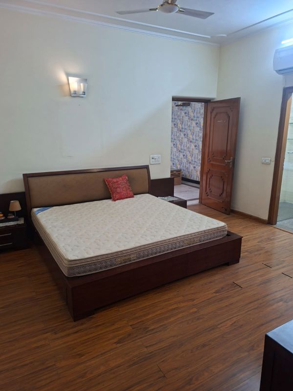 6+ BHK + Servant Room,Store Room Villa For Sale in Sector 26