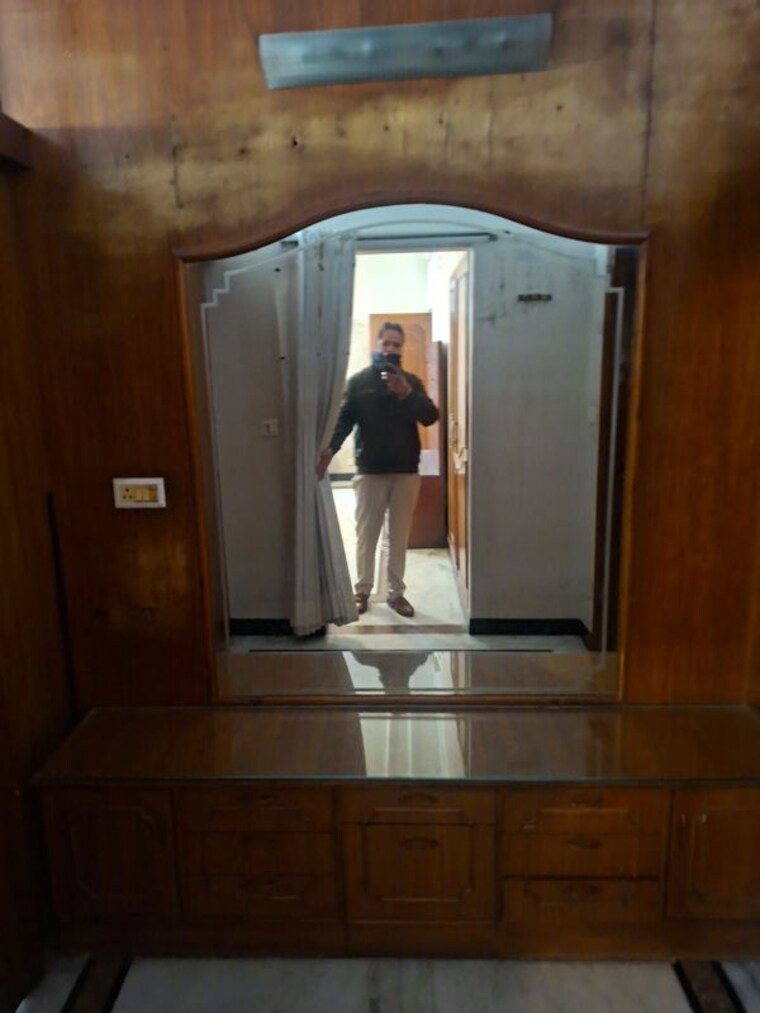 undefined, sector 26 6+ Bedroom 200 Sq.Mt. Villa In Sector 26 Noida 10326146