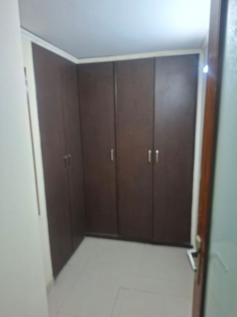 Room, sector 26 6+ Bedroom 200 Sq.Mt. Villa In Sector 26 Noida 10326146