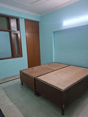 Room in 2 BHK Builder Floor at Sector 100 – for Rent