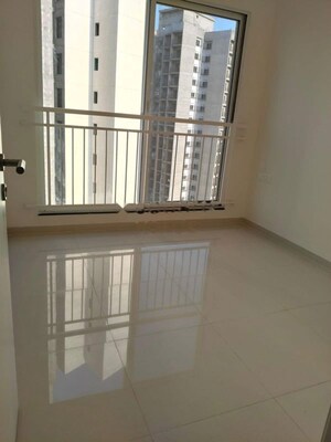 Room in 2 BHK Apartment at Godrej Green Cove, Mahalunge – for Rent