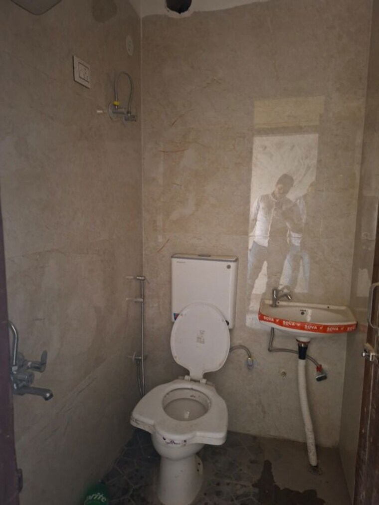 Bathroom, ashu-apartment 1 Bedroom 750 Sq.Ft. Builder Floor In Sector 49 Noida 10326200