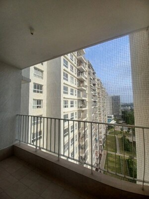 2 BHK Apartment For Rent in Godrej Aqua, International Airport Road
