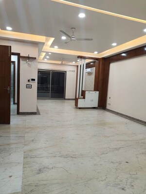 3 BHK Builder Floor For Rent in Sector 52