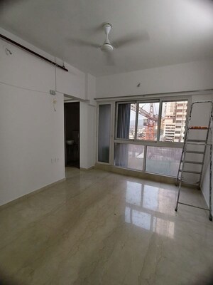 Room in 1 BHK Apartment at Omkar Signet, Malad East – for Rent