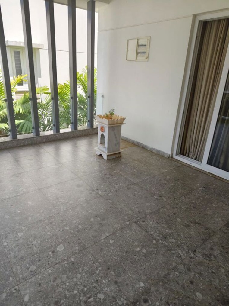Balcony, sri-sreenivasa-esmeralda-fortune 5 Bedroom 6000 Sq.Ft. Apartment In Kondapur Hyderabad 10326269