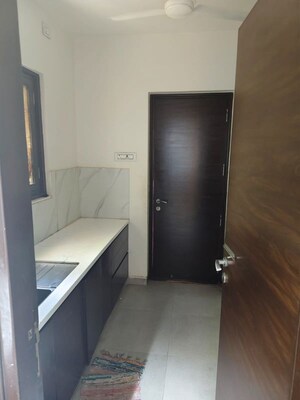 Room in 5 BHK Apartment at Sri Sreenivasa Esmeralda Fortune, Kondapur – for Rent