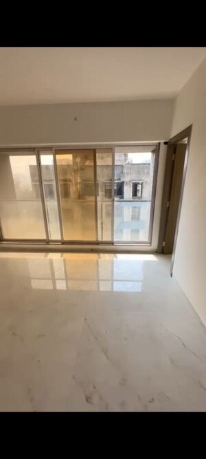 Room in 4 BHK Apartment at LK Umang Heights, Andheri West – for Rent