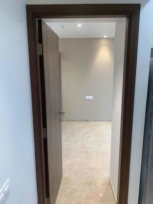 Room in 2 BHK Apartment at Hiranandani Highland, Powai – for Sale