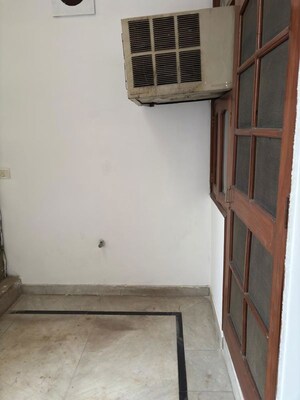 Staircase in 2 BHK Builder Floor at Sector 39 – for Rent