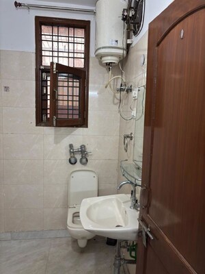 Bathroom in 2 BHK Builder Floor at Sector 39 – for Rent