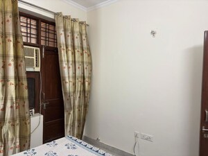 Balcony in 2 BHK Builder Floor at Sector 39 – for Rent