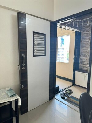 Team Area in 2 BHK Apartment at La Classic, Malad West – for Rent