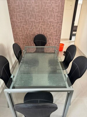 Team Area in 2 BHK Apartment at La Classic, Malad West – for Rent