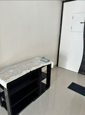 Furnished Amenities in 2 BHK Apartment at La Classic, Malad West – for Rent