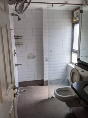 Bathroom in 3.5 BHK Apartment at Unitech Fresco, Sector 50 – for Sale
