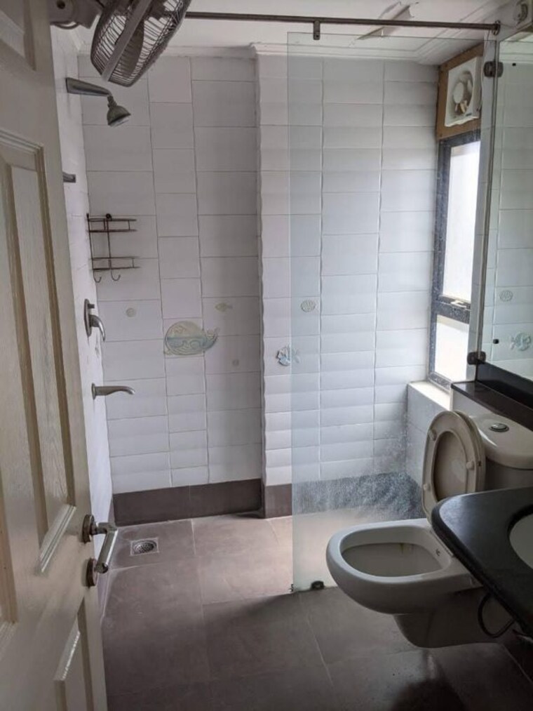 Bathroom, unitech-fresco 3.5 Bedroom 1877 Sq.Ft. Apartment In Sector 50 Gurgaon 10326365
