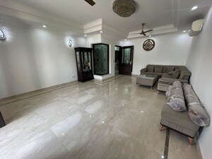 Room in 4 BHK Builder Floor at Chittaranjan Park – for Rent