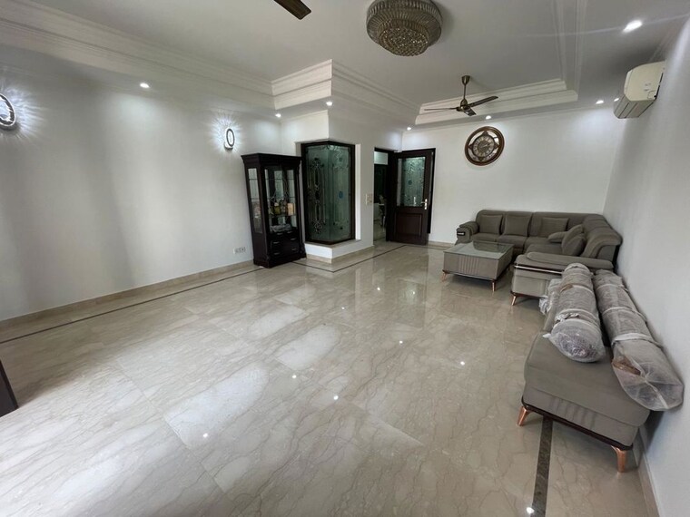 Room, chittaranjan park 4 Bedroom 3000 Sq.Ft. Builder Floor In Chittaranjan Park Delhi 10326404