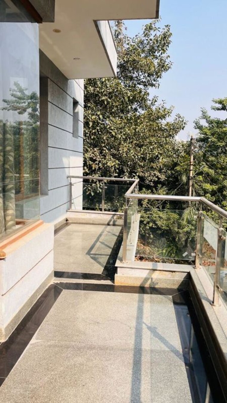 Balcony, sector 39 Pg For Boys & Girls In Sector 39 10326479