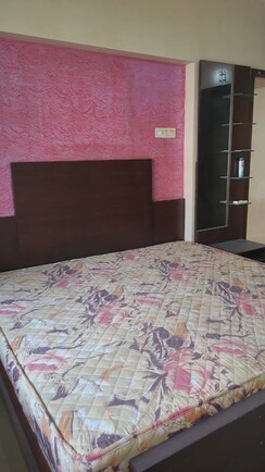 2 BHK Apartment For Rent in Gurukrupa Marina Enclave