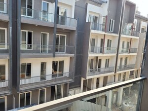 Balcony in 2.5 BHK Apartment at Smart World Orchard, Sector 61 – for Rent