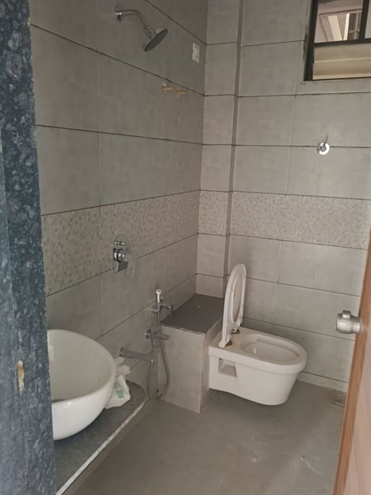 Bathroom, zundal 3 Bedroom 957 Sq.Ft. Apartment In Zundal Ahmedabad 10326650