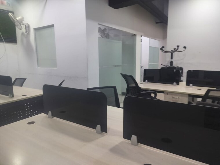 Team Area, sector 16 Commercial Office Space 900 Sq.Ft. In Sector 16 Noida 10326677