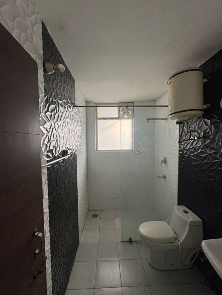 Bathroom, trishla-city 2 Bedroom 1340 Sq.Ft. Apartment In Patiala Road Zirakpur 10326694
