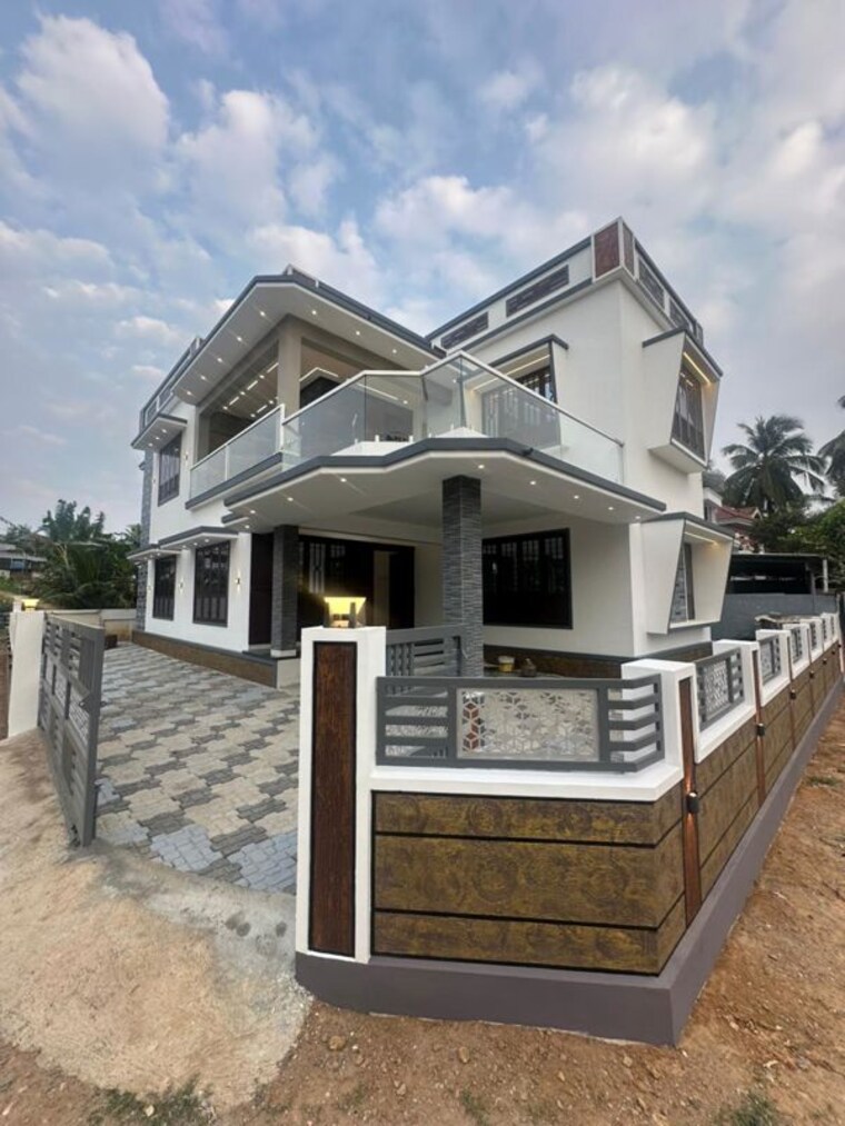 Exterior View, cheroor 5 Bedroom 2200 Sq.Ft. Independent House In Cheroor Thrissur 10326695