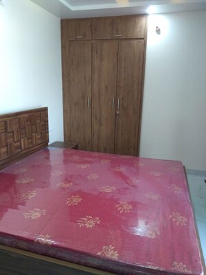 Room in 2 BHK Builder Floor at Dcm – for Rent