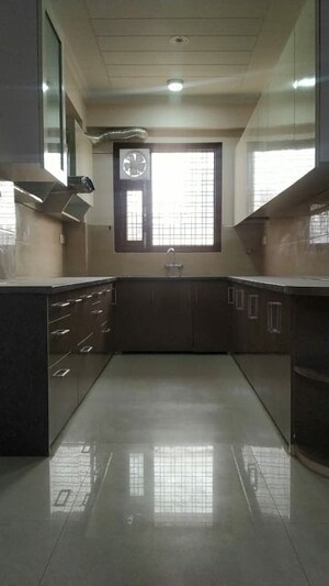 Kitchen in 3 BHK Builder Floor at Huda Staff Colony, Sector 46 – for Rent