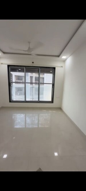 Room in 2 BHK Apartment at Shagun 1 OSR Matunga, Matunga West – for Rent