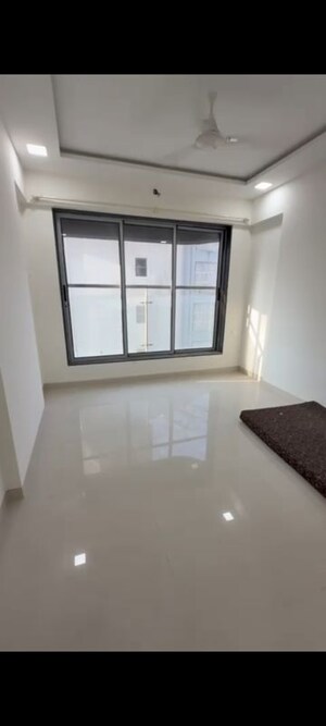 Room in 2 BHK Apartment at Shagun 1 OSR Matunga, Matunga West – for Rent