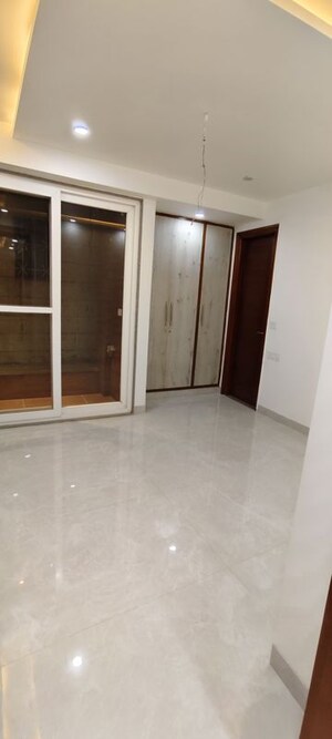 Room in 3 BHK Builder Floor at Dwarka – for Sale