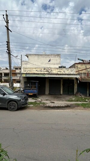  Shop For Sale in Model Town