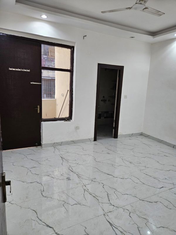 3 BHK + Pooja Room,Servant Room,Study Room,Store Room Builder Floor For Rent in Green Fields Colony