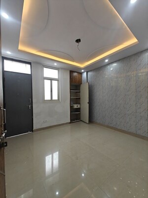 Room in 2 BHK Apartment at Sector 73 – for Sale