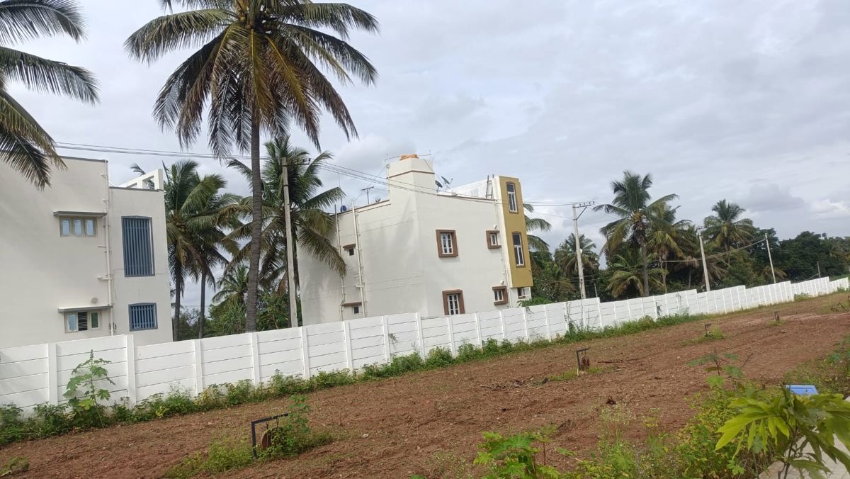 Plot For Sale in Sathnur