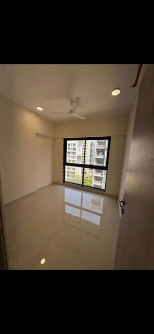 Room in 2 BHK Apartment at Platinum 53 West, Andheri West – for Rent