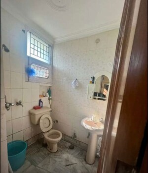 Bathroom in 1 RK Builder Floor at Sector 51 – for Rent