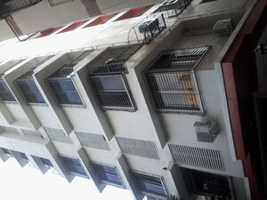 Team Area in 1 BHK Apartment at Prabhadevi – for Rent