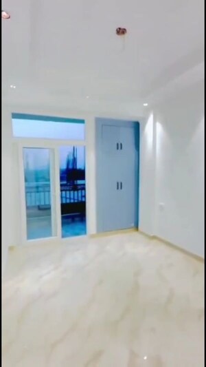 Room in 2 BHK Builder Floor at Sector 20 Yamuna Expressway – for Sale