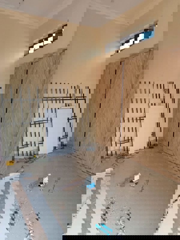 Room in 1 BHK Apartment at K Raheja Heights, Malad East – for Rent