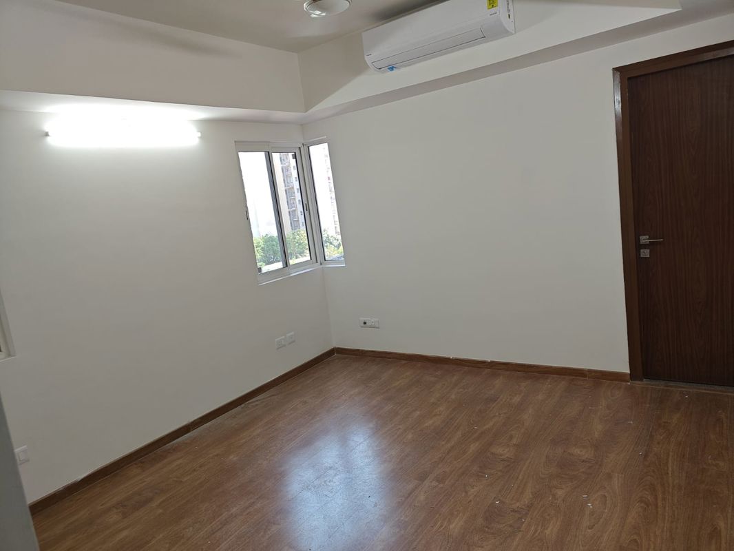 3 BHK + Servant Room Apartment For Sale in 3C Orris Greenopolis