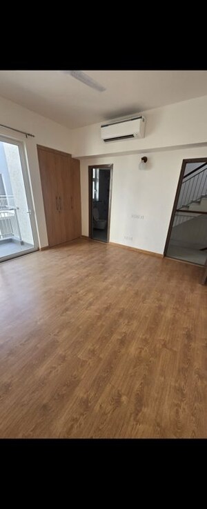 Room in 4 BHK Villa at Godrej Golf Link Villas, Sector 27 Yamuna Expressway – for Sale