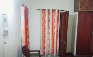 Bedroom in 2 BHK Builder Floor at Sector 23 – for Rent