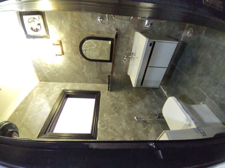 Bathroom, lajpat nagar i 3 Bedroom 1800 Sq.Ft. Builder Floor In Lajpat Nagar I Delhi 10326906